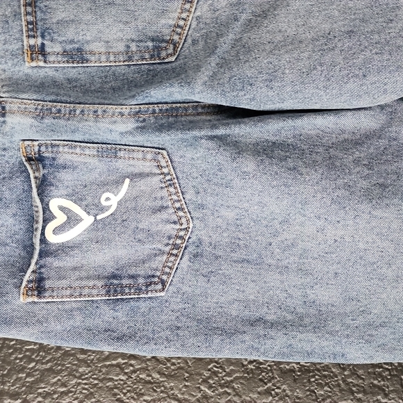 SHEIN girls graffiti 👖 jeans - Picture 8 of 8